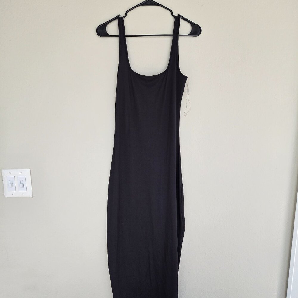 Black full-length bodycon dress!